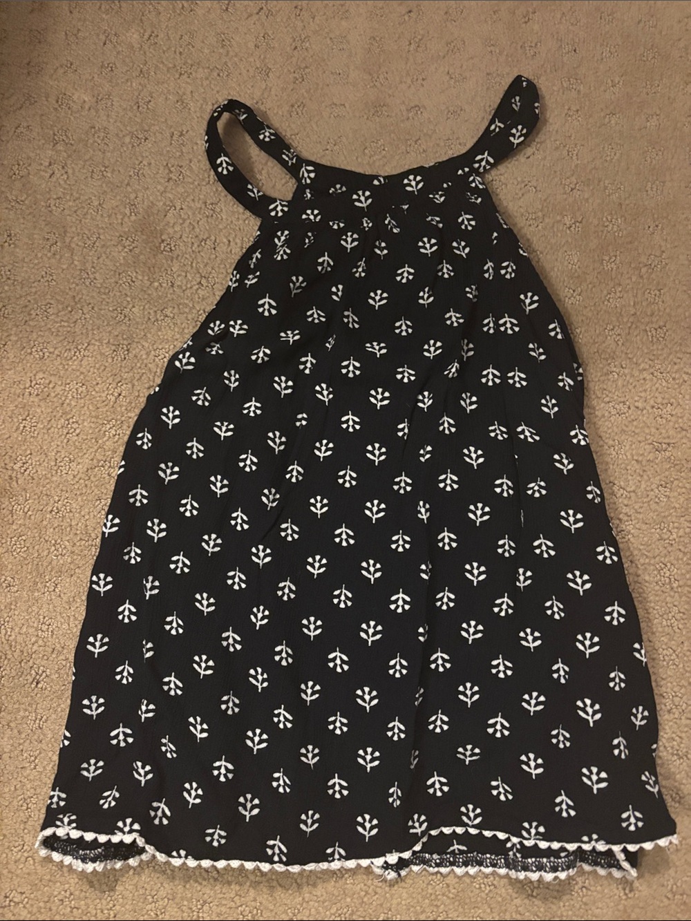 Old Navy Black & White Patterned Girls' Tank Tops - Picture 3 of 10